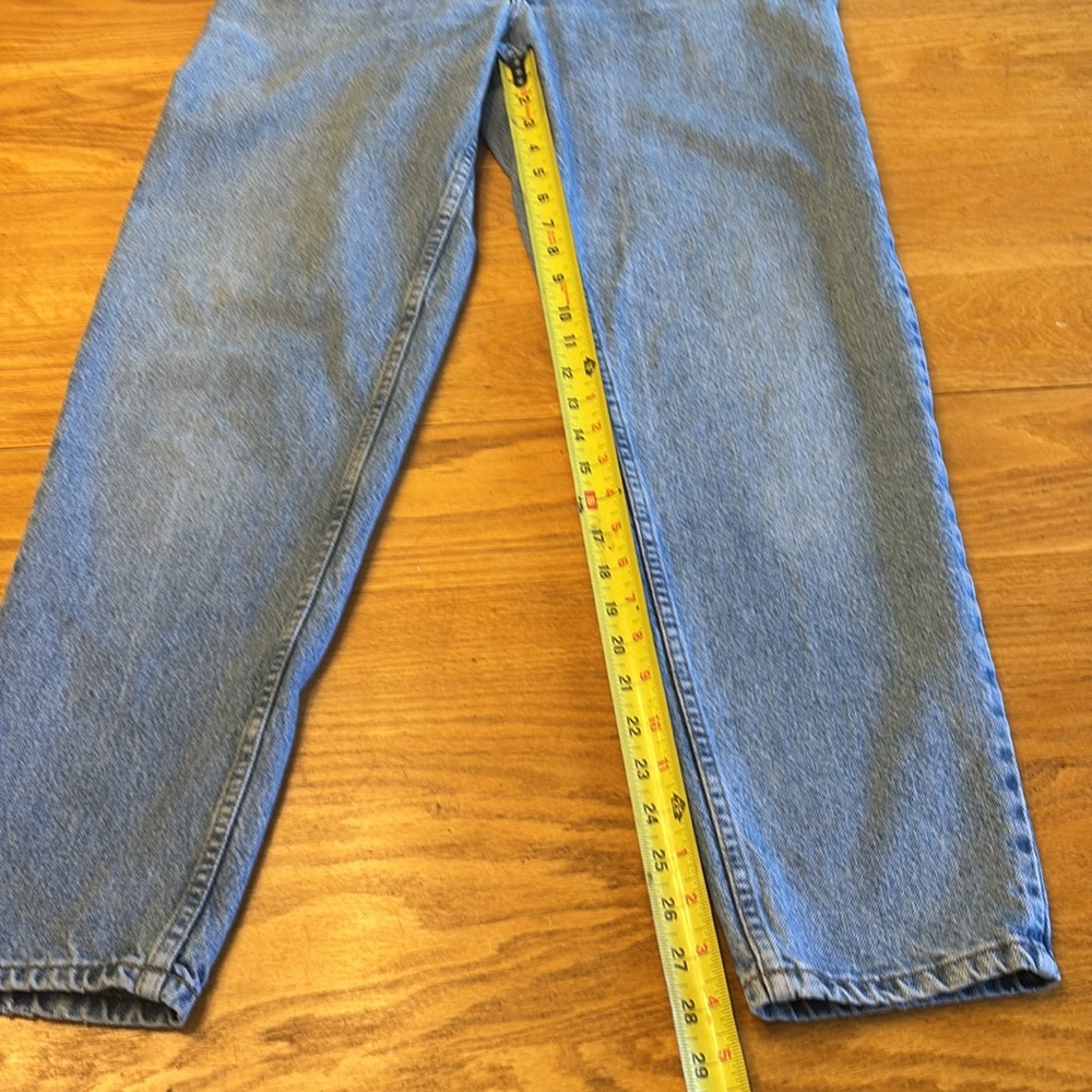Classic Women’s Levi Blue Jeans - Picture 5 of 6